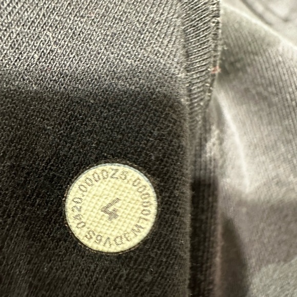 Lululemon scuba hoodie sz 4 only worn a few times - Picture 5 of 5